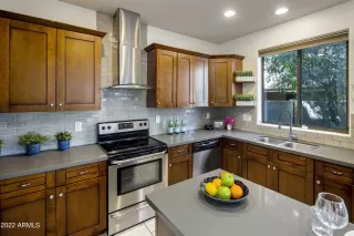 Photo #6: 6415540 Listing