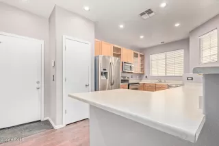 Photo #6: 6415576 Listing