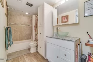 Photo #5: 6415596 Listing