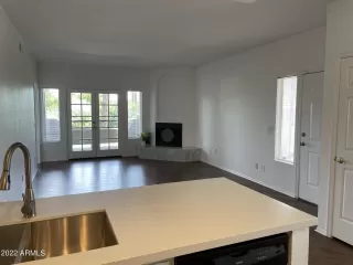 Photo #5: 6415663 Listing