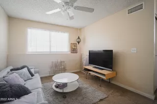 Photo #4: 6415817 Listing