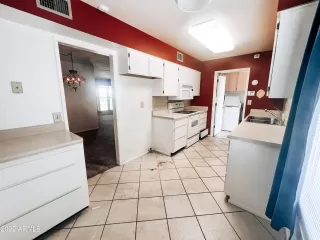 Photo #3: 6415839 Listing 