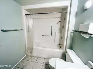 Photo #5: 6415839 Listing 