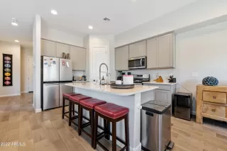 Photo #2: 6415848 Listing 
