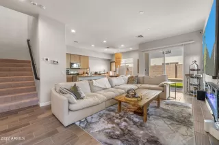 Photo #5: 6415848 Listing 