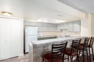 Photo #6: 6416005 Listing