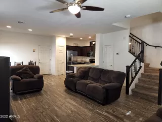 Photo #5: 6416008 Listing