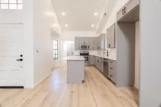 Photo #2: 6416071 Listing