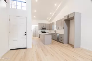 Photo #3: 6416071 Listing