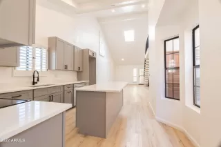 Photo #5: 6416071 Listing