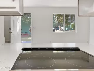 Photo #6: 6416130 Listing 