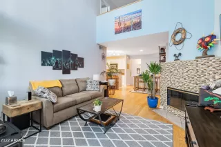 Photo #3: 6416283 Listing