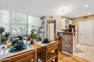 Photo #6: 6416283 Listing