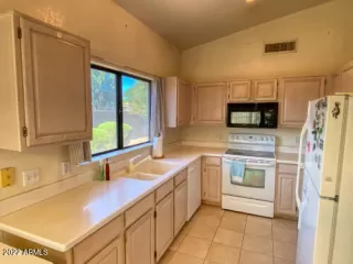 Photo #4: 6416330 Listing