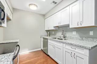 Photo #6: 6416832 Listing