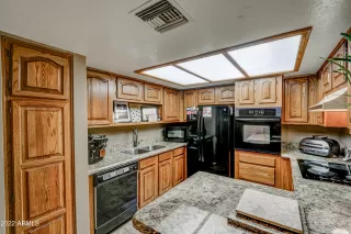 Photo #6: 6417379 Listing 