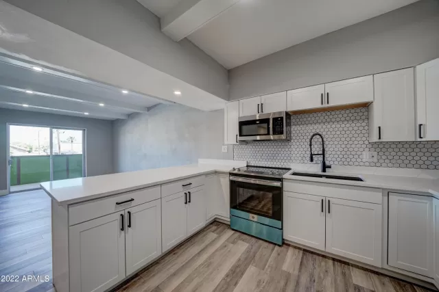 MLS: 6417485 Condo For Sale