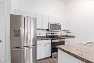 Photo #3: 6417741 Listing