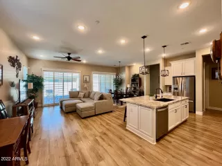 Photo #4: 6417905 Listing