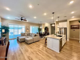 Photo #5: 6417905 Listing