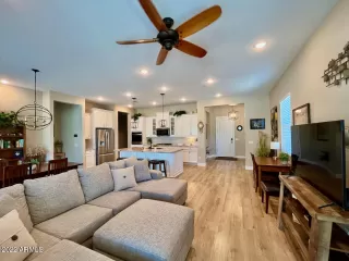 Photo #6: 6417905 Listing