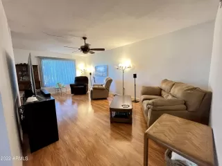 Photo #4: 6417970 Listing