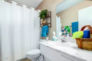 Photo #6: 6418058 Listing 