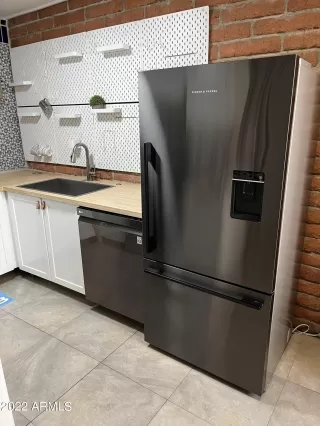 Photo #6: 6418064 Listing