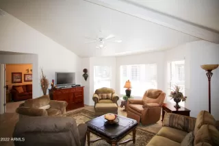 Photo #4: 6418122 Listing