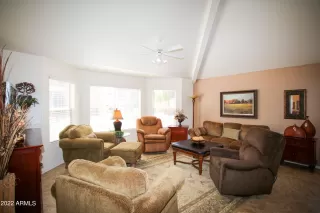 Photo #5: 6418122 Listing