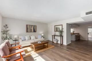 Photo #5: 6418153 Listing 