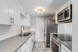 Photo #6: 6418244 Listing 