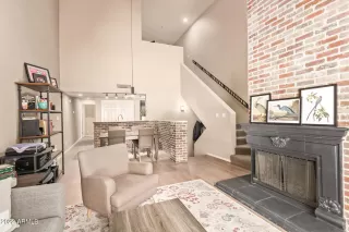 Photo #2: 6418591 Listing 