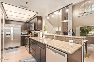 Photo #5: 6418591 Listing 