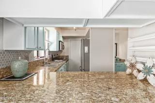 Photo #5: 6418617 Listing