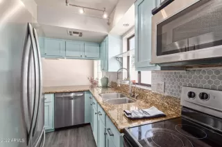 Photo #6: 6418617 Listing