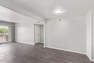 Photo #5: 6418704 Listing