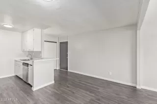 Photo #6: 6418704 Listing