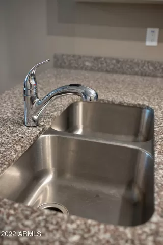 Photo #4: 6418819 Listing