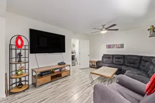 Photo #6: 6418829 Listing