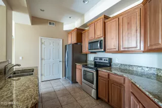 Photo #3: 6418893 Listing