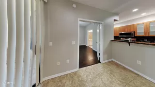 Photo #4: 6418918 Listing