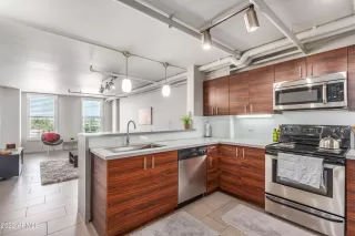 Photo #6: 6418939 Listing 