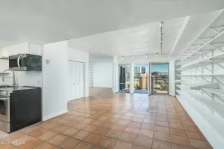 Photo #2: 6418952 Listing