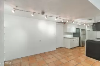 Photo #4: 6418952 Listing