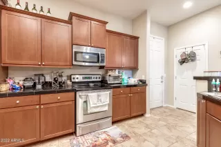 Photo #4: 6418961 Listing