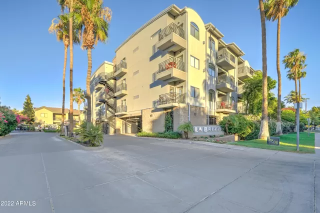 MLS: 6419013 Condo For Sale