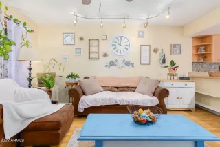 Photo #3: 6419303 Listing