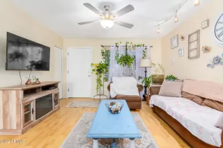 Photo #4: 6419303 Listing