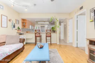 Photo #5: 6419303 Listing